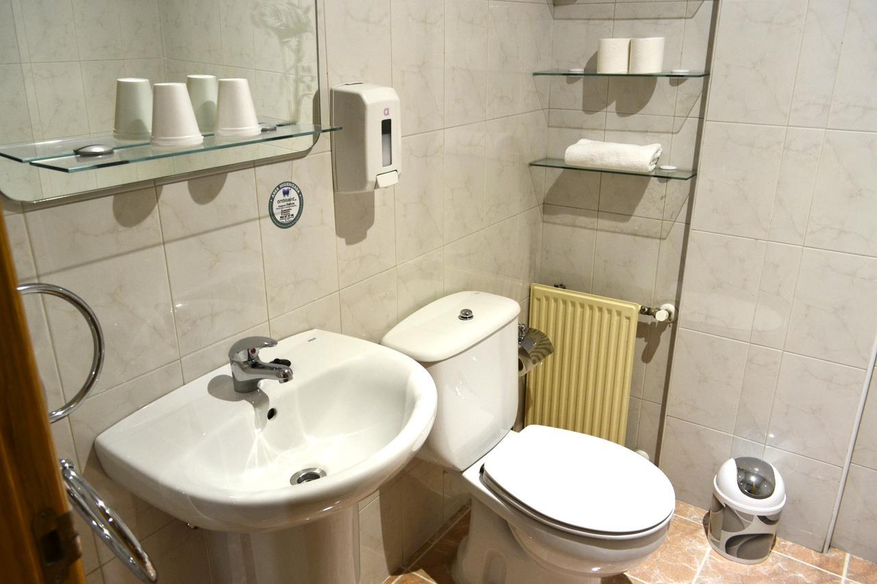 Hostal Lucus ลูโก ภายนอก รูปภาพ