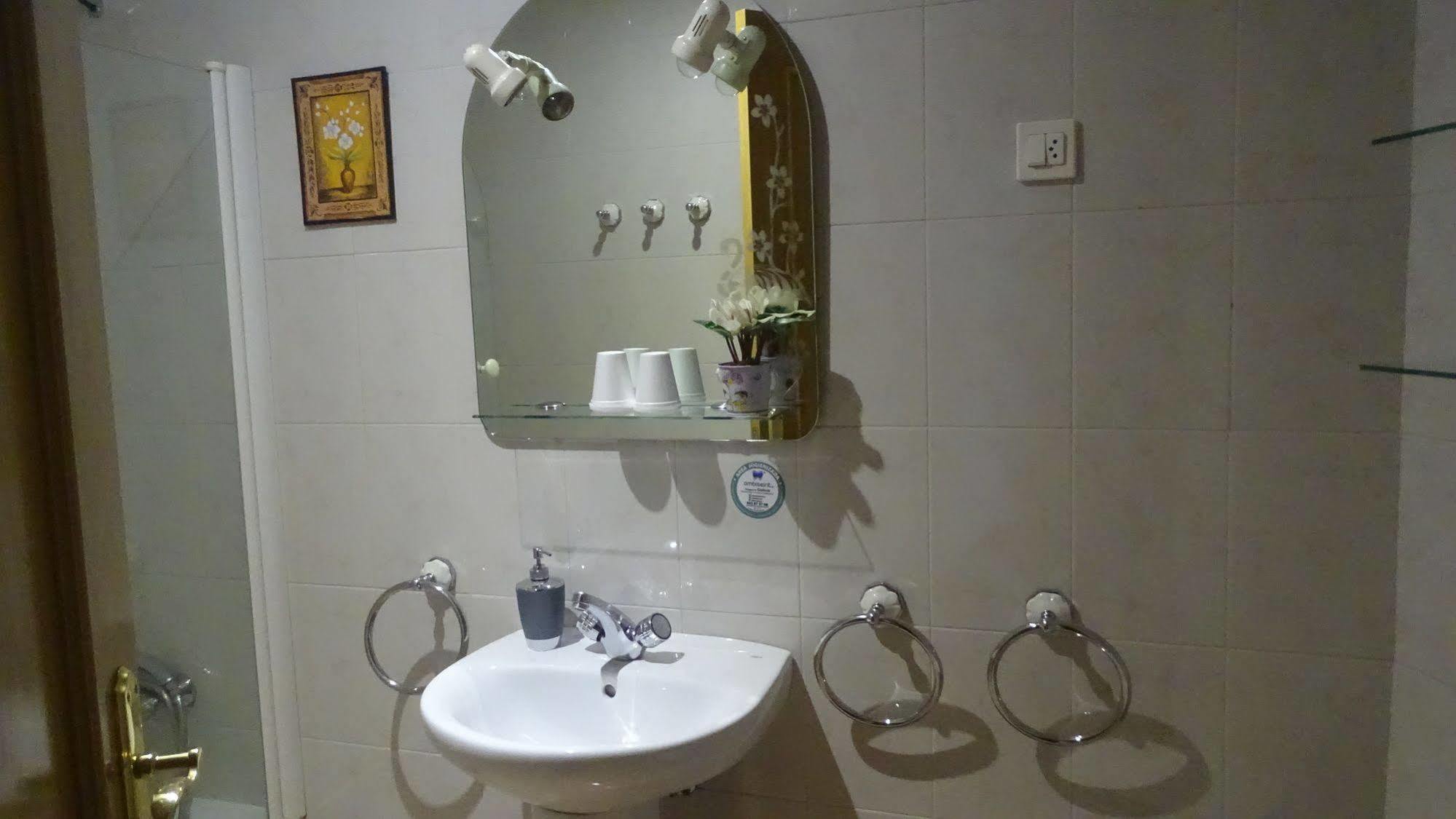 Hostal Lucus ลูโก ภายนอก รูปภาพ