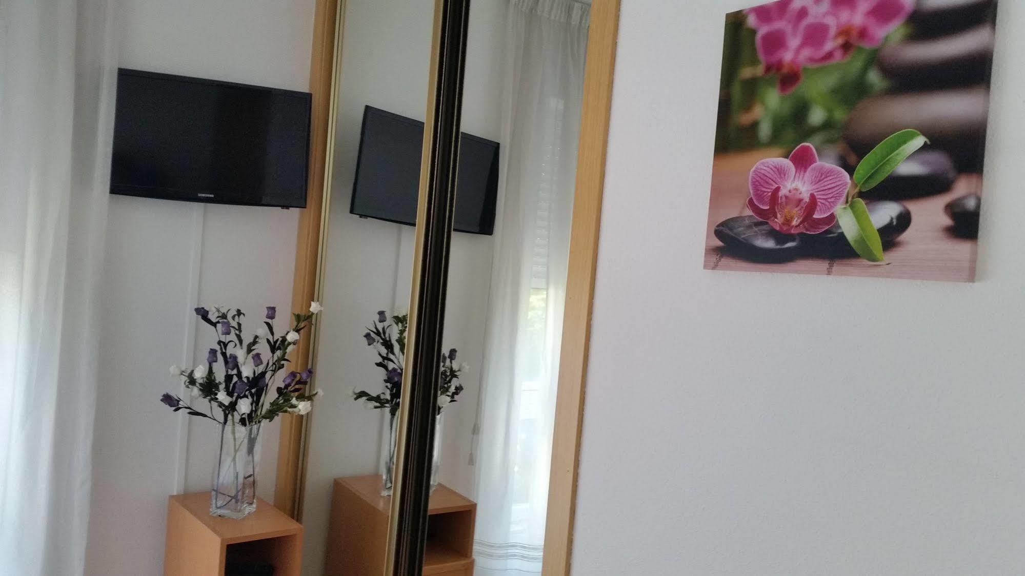 Hostal Lucus ลูโก ภายนอก รูปภาพ